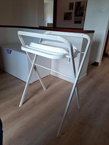 Witte badstaander/badstandaard voor Hoppop babybadje beschikbaar voor biedingen