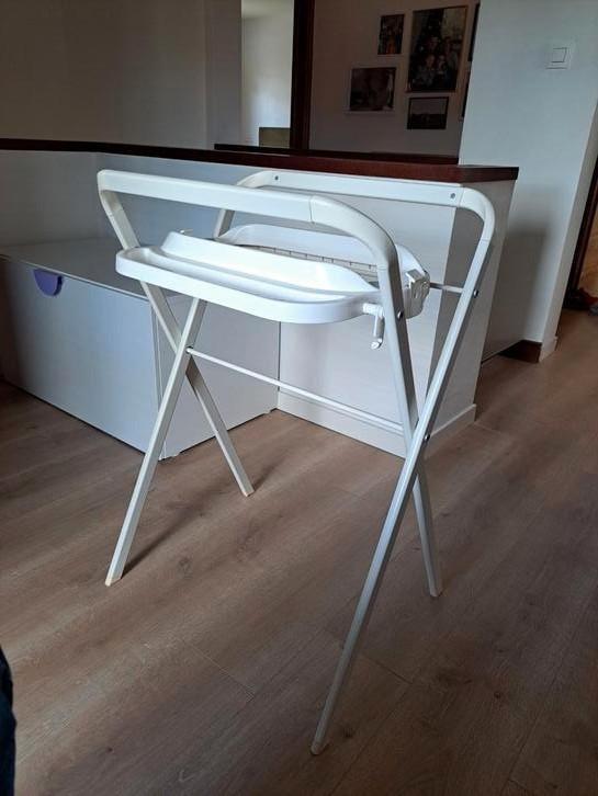Witte badstaander/badstandaard voor Hoppop babybadje, Kinderen en Baby's, Badjes en Verzorging, Zo goed als nieuw, Ophalen