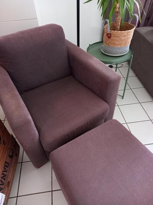 Grijze zetel met poef, Huis en Inrichting, Fauteuils, Gebruikt, Stof, Ophalen