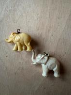 Hangers: 2 olifantjes, 2 ou 3 bracelets à breloques, Enlèvement ou Envoi, Utilisé