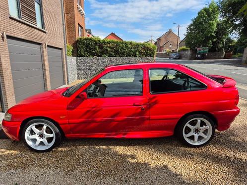 Ford, Auto's, Ford, Particulier, Escort, Centrale vergrendeling, Lichtmetalen velgen, Open dak, Radio, Sportpakket, Sportstoelen