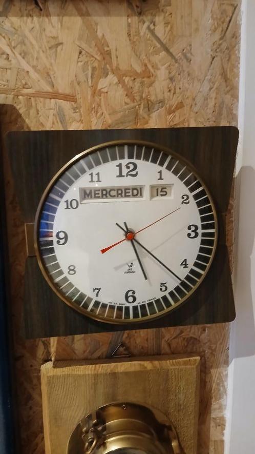 prachtig JAZ klokhorloge met vintage datum, Antiek en Kunst, Antiek | Klokken, Ophalen of Verzenden