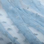 Promo! 6024) 150x100cm tule broderie lichtblauw bloemetje, Bleu, Polyester, Enlèvement ou Envoi, 30 à 200 cm