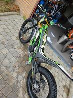 Trial ossa 300cc 2 temps  tri factory 2014, Vélos & Vélomoteurs, Comme neuf, Enlèvement ou Envoi