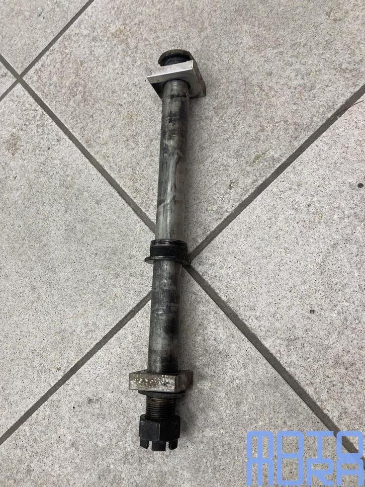 Achteras Kawasaki ZX6R 2005 2006 636cc achterwielas achter a, Motoren, Onderdelen | Kawasaki, Gebruikt, Ophalen of Verzenden