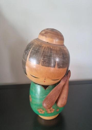 Mooie Yumemiru koro kokeshi van Sugai Sato (1920-) beschikbaar voor biedingen