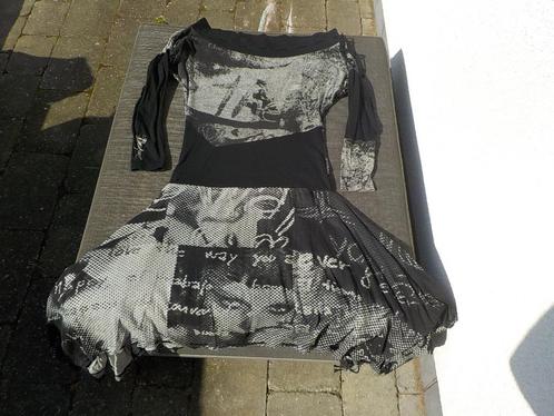 Belle robe vintage noire grise marque Desigual taille M, Vêtements | Femmes, Robes, Comme neuf, Taille 38/40 (M), Noir, Sous le genou