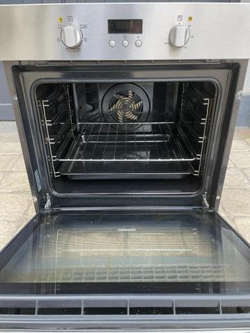 Multifunctionele elektrische inbouw oven beschikbaar voor biedingen