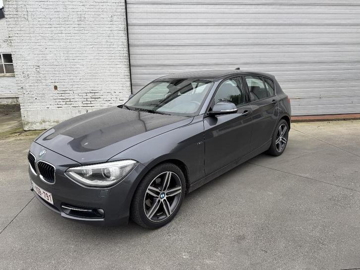 BMW 116i Sportline 5 deurs, Auto's, BMW, Particulier, 1 Reeks, Bluetooth, Benzine, 5 deurs, Zilver of Grijs, Zwart, Leder, Ophalen