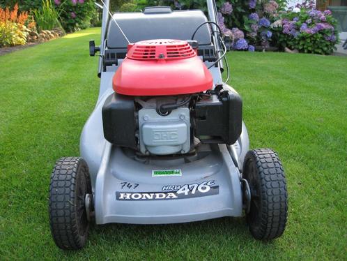 Grasmaaier Honda , zelftrekkend, 6pk, effect voetbalplein, Tuin en Terras, Grasmaaiers, Zo goed als nieuw, Opvangzak, Opvangbak