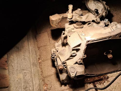 Peugeot 207 vti Versnellingsbak, Auto-onderdelen, Transmissie en Toebehoren, Peugeot, Gebruikt, Ophalen