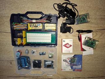 Raspberry Pi's + breadboard + componenten, Enlèvement, Comme neuf