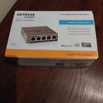 5-port Gigabit  Ethernet  Plus  Switch, Computers en Software, Netwerk switches, Ophalen of Verzenden, Zo goed als nieuw