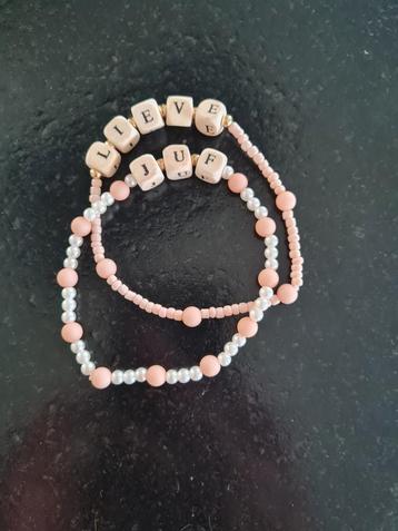 Armbandjes 2x lieve juf beschikbaar voor biedingen