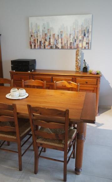grote tafel grenenhout beschikbaar voor biedingen