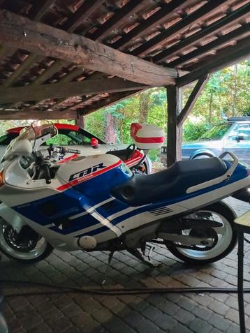 2 Honda CBR motoren RIJDEN NIET !  beschikbaar voor biedingen