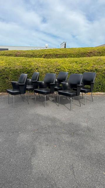 Vintage eetkamer stoelen beschikbaar voor biedingen