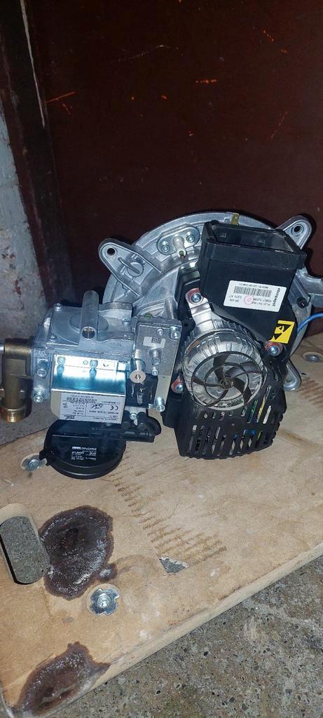 Brûleur gaz Viessmann vitodens 333, Doe-het-zelf en Bouw, Verwarming en Radiatoren, Zo goed als nieuw, Cv-ketel of Combi-ketel