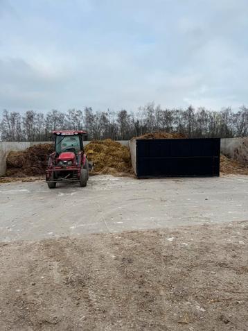 Paardenmest gratis beschikbaar voor biedingen