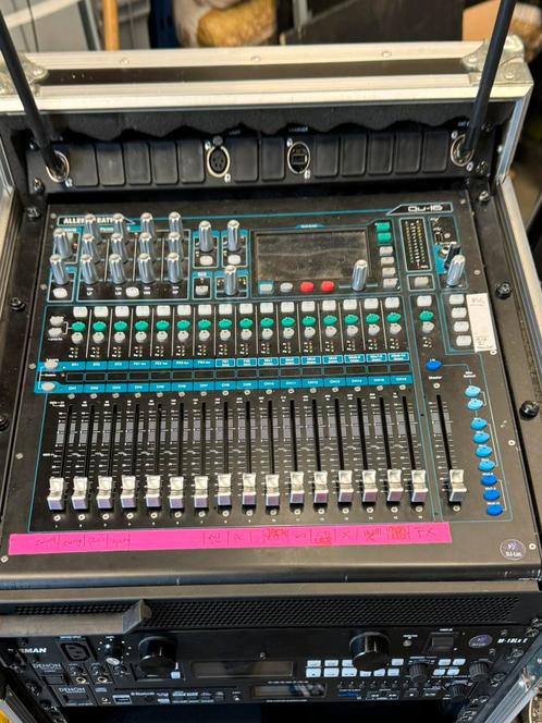 Allen & heath QU16 digitale mengtafel, Muziek en Instrumenten, Mengpanelen, Zo goed als nieuw, 20 kanalen of meer, Microfooningang