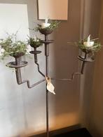 Hoge metalen roestkleurige kandelaar, Huis en Inrichting, Woonaccessoires | Kandelaars en Kaarsen, ., Ophalen of Verzenden, Zo goed als nieuw