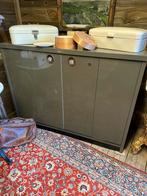 Metalen kast, Tuin en Terras, Ophalen, Zo goed als nieuw