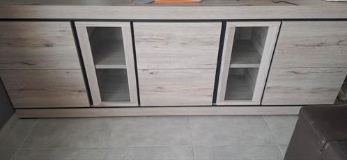 Dressoir Belluno, Huis en Inrichting, Kasten | Dressoirs, Zo goed als nieuw, 200 cm of meer, 50 tot 75 cm, Met deur(en), Overige houtsoorten