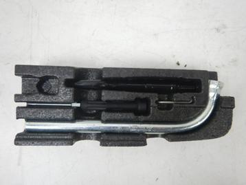 VW Caddy 2K5 Schuim+Gereedschap 2K5012113A beschikbaar voor biedingen