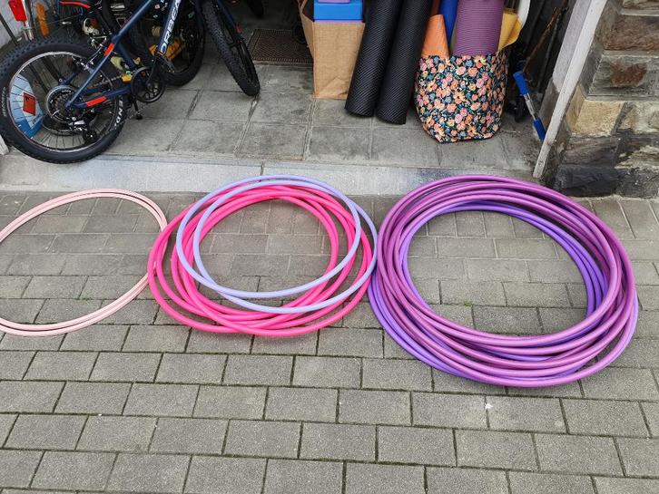 Lot van 25 hoepels, diameters 65cm, 70cm en 75cm, Sport en Fitness, Hoelahoeps, Gebruikt, Hoelahoep, Ophalen