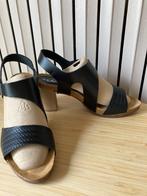 Elegante, comfortabele zwarte sandalen - Nieuw maat 38, Ophalen, Nieuw, Sandalen of Muiltjes, Mano