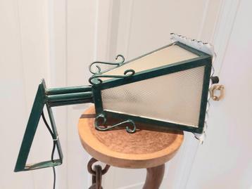 Antieke grote wand lantaarn beschikbaar voor biedingen