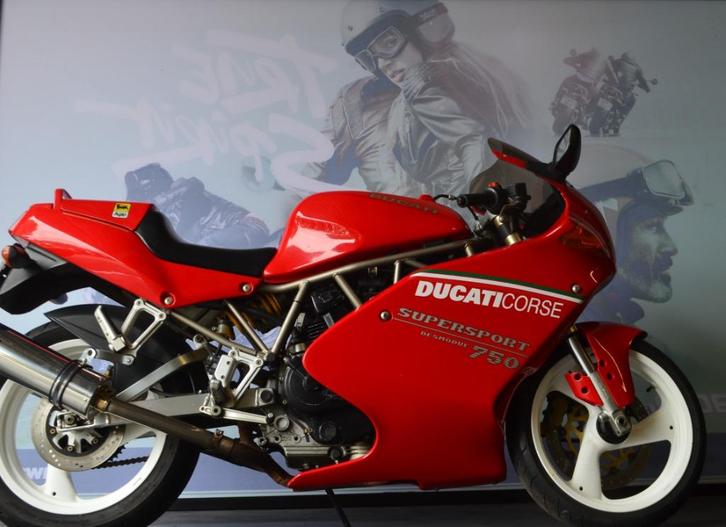 Ducati 750 Super Sport originele staat & Dominator uitlaten, Motoren, Motoren | Ducati, Bedrijf, Sport, meer dan 35 kW, 2 cilinders