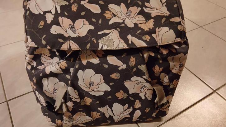 De Basil Magnolia is een dubbele fietstas in een donkerblauw, Fietsen en Brommers, Fietsaccessoires | Bagagedragers, Nieuw, Ophalen of Verzenden