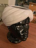 Vaas Fornasetti, Enlèvement