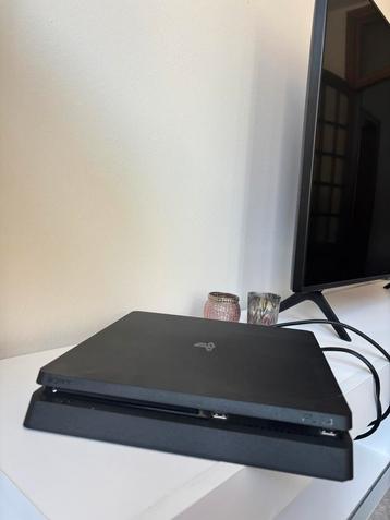 PlayStation 4 Slim console - controllers - games beschikbaar voor biedingen