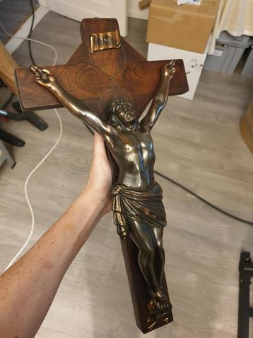Bronzen Jesus crucifix beschikbaar voor biedingen