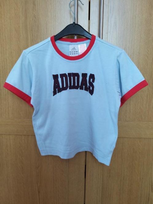 T-shirt Vintage Adidas bleu et rouge avec logo 6 ans, Enfants & Bébés, Vêtements enfant | Taille 116, Utilisé, Garçon ou Fille