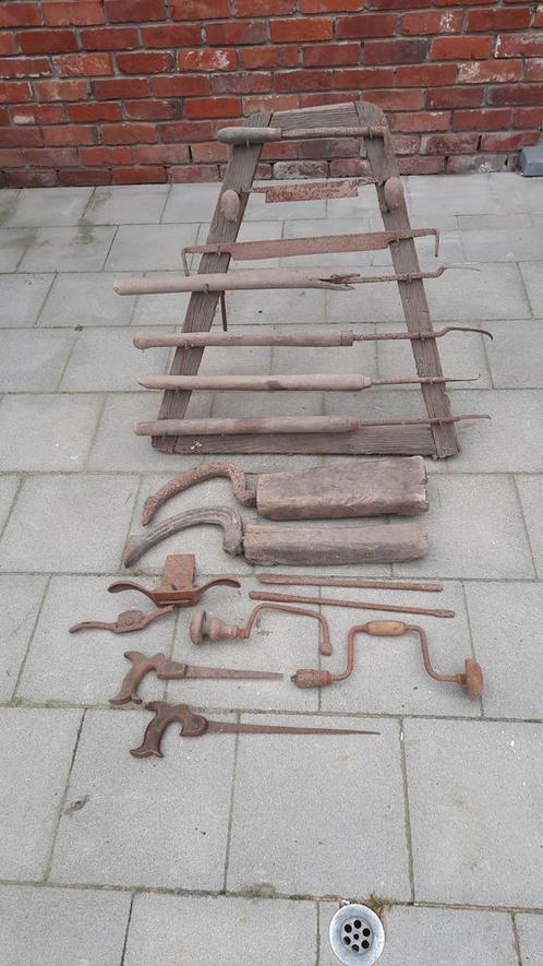 Klompenmaker en setje ambacht gereedschap, Antiek en Kunst, Antiek | Gereedschap en Instrumenten, Ophalen