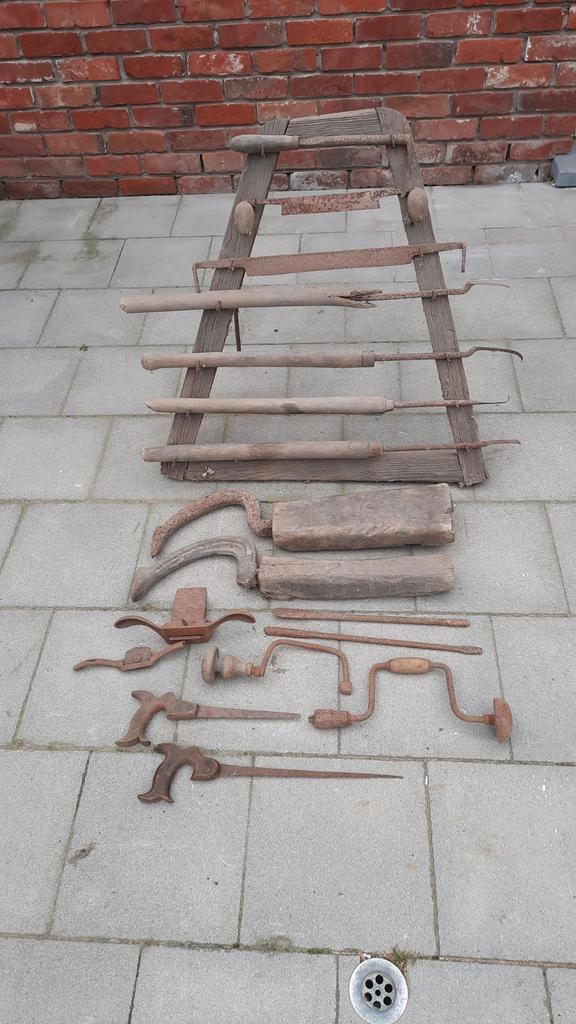 Klompenmaker en setje ambacht gereedschap, Antiek en Kunst, Antiek | Gereedschap en Instrumenten, Ophalen
