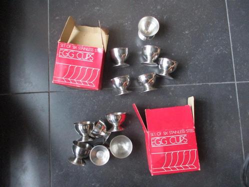 12 nieuwe stainless steel eierdopjes , egg cups, Huis en Inrichting, Keuken | Servies, Nieuw, Overige typen, Ophalen