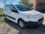 Peugeot Partner 1600 HDI 3 pl+Att-rem+ Airco.Vente Marchand/, Auto's, Euro 5, Stof, Gebruikt, Zwart