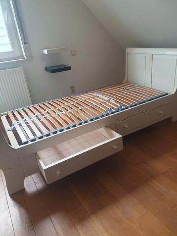 heel leuk vintage eenpersoonsbed met nieuwe lattenbodem, Huis en Inrichting, Slaapkamer | Bedden, Ophalen, Zo goed als nieuw