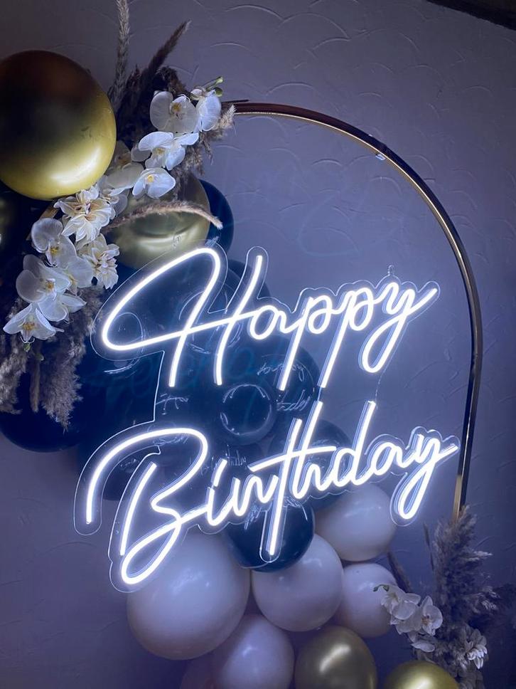 Led Happy Birthday, Hobby en Vrije tijd, Feestartikelen, Zo goed als nieuw, Ophalen