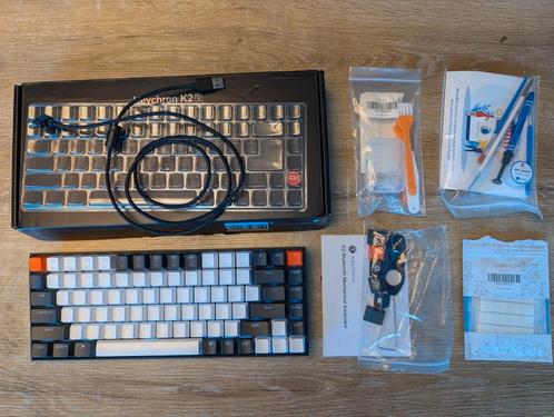 Keychron K2 Qwerty Cherry MX Brown, Musique & Instruments, Claviers, Comme neuf, Enlèvement ou Envoi