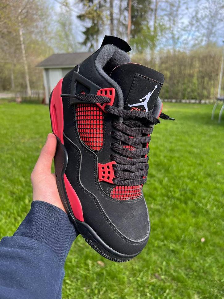Nike Air Jordan 4 Retro ‘Red Thunder’– Maat 41 – Goede Staat, Kleding | Heren, Schoenen, Sneakers, Ophalen of Verzenden