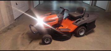 Husqvarna cth 126, Tuin en Terras, Zitmaaiers, Ophalen of Verzenden, Zo goed als nieuw