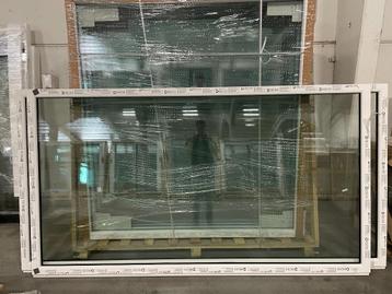Fenêtre fixe en PVC 
