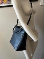 Bertrand Liévin sac a main cuir grainé marine, Enlèvement ou Envoi, Comme neuf, Bleu, Sac à main