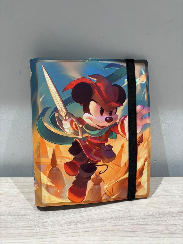 Fabled "Mickey Mouse - Brave Little Tailor" Portfolio, Verzamelen, Disney, Zo goed als nieuw, Mickey Mouse, Ophalen of Verzenden
