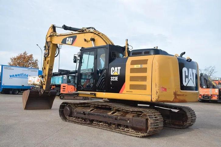 Caterpillar 323E-stock id2 (bj 2016), Zakelijke goederen, Machines en Bouw | Kranen en Graafmachines, Graafmachine